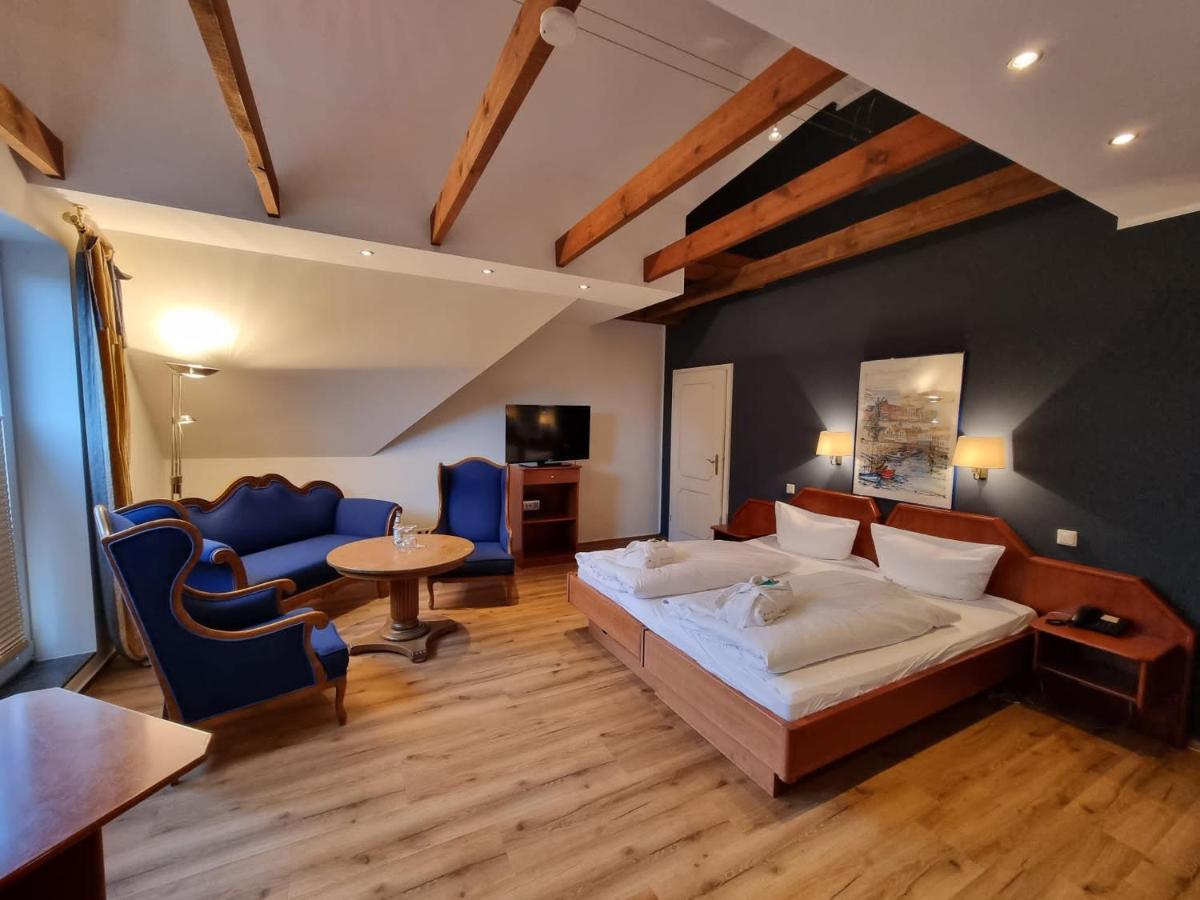 Hotel Osterkrug Хузум Экстерьер фото